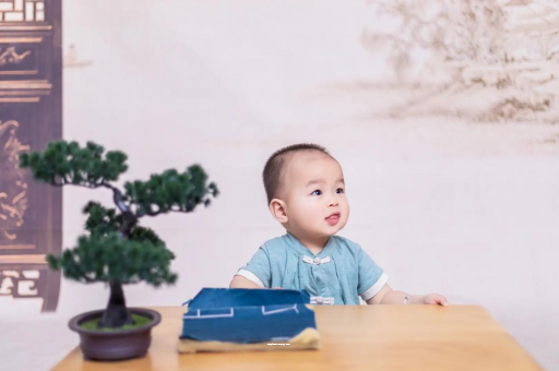 福州怀孕肚子中间凹两边凸